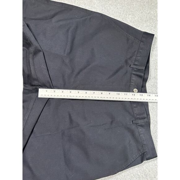 LL Bean Chino Shorts Womens Size 16 W34 Wrinkle Resistant Navy Blue Golf - Picture 4 of 8